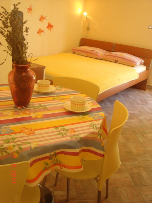 Apartments Renata Primošten Cameră foto